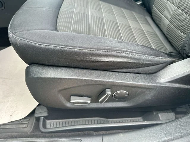 Used 2019 White Ford SEL image 38