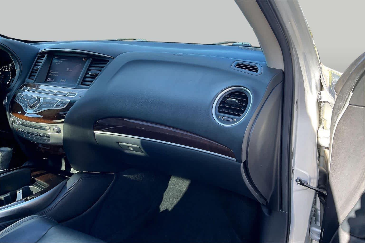 Used 2013 Liquid Platinum INFINITI  image 18
