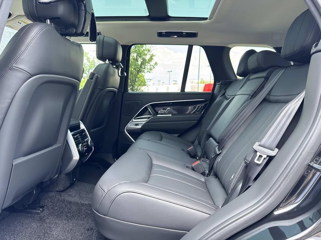 2026 Land Rover Range Rover SE - Photo 14
