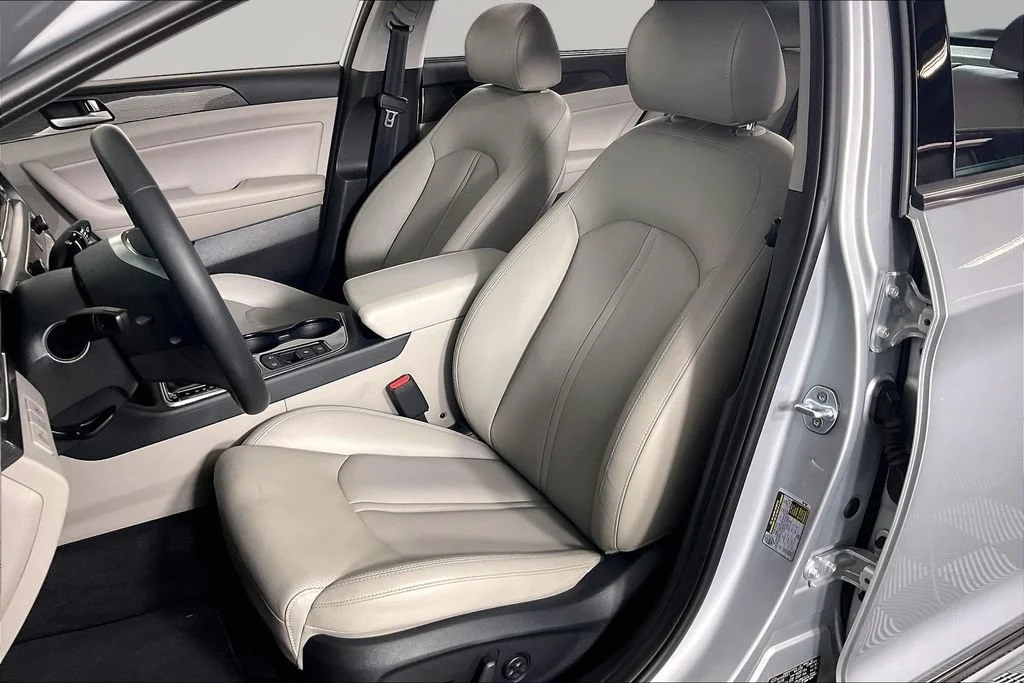 Certified Used 2019 Silver Hyundai Limited image 19