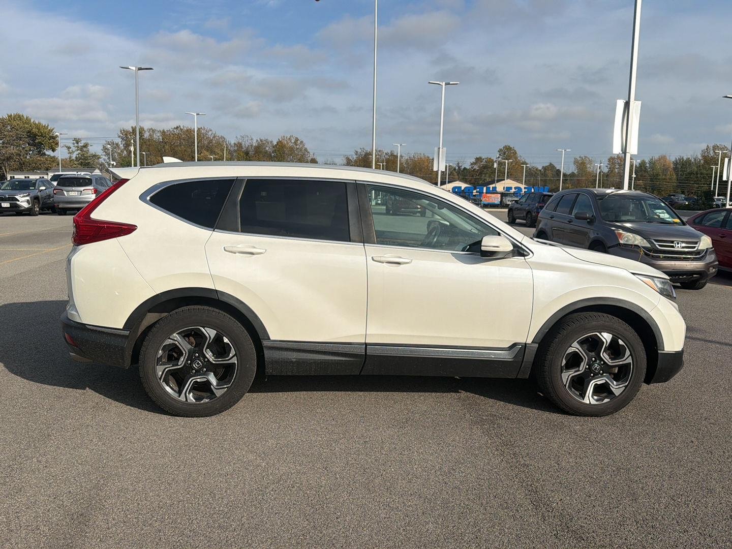 Used 2018 Crystal Black Pearl Honda Touring image 2