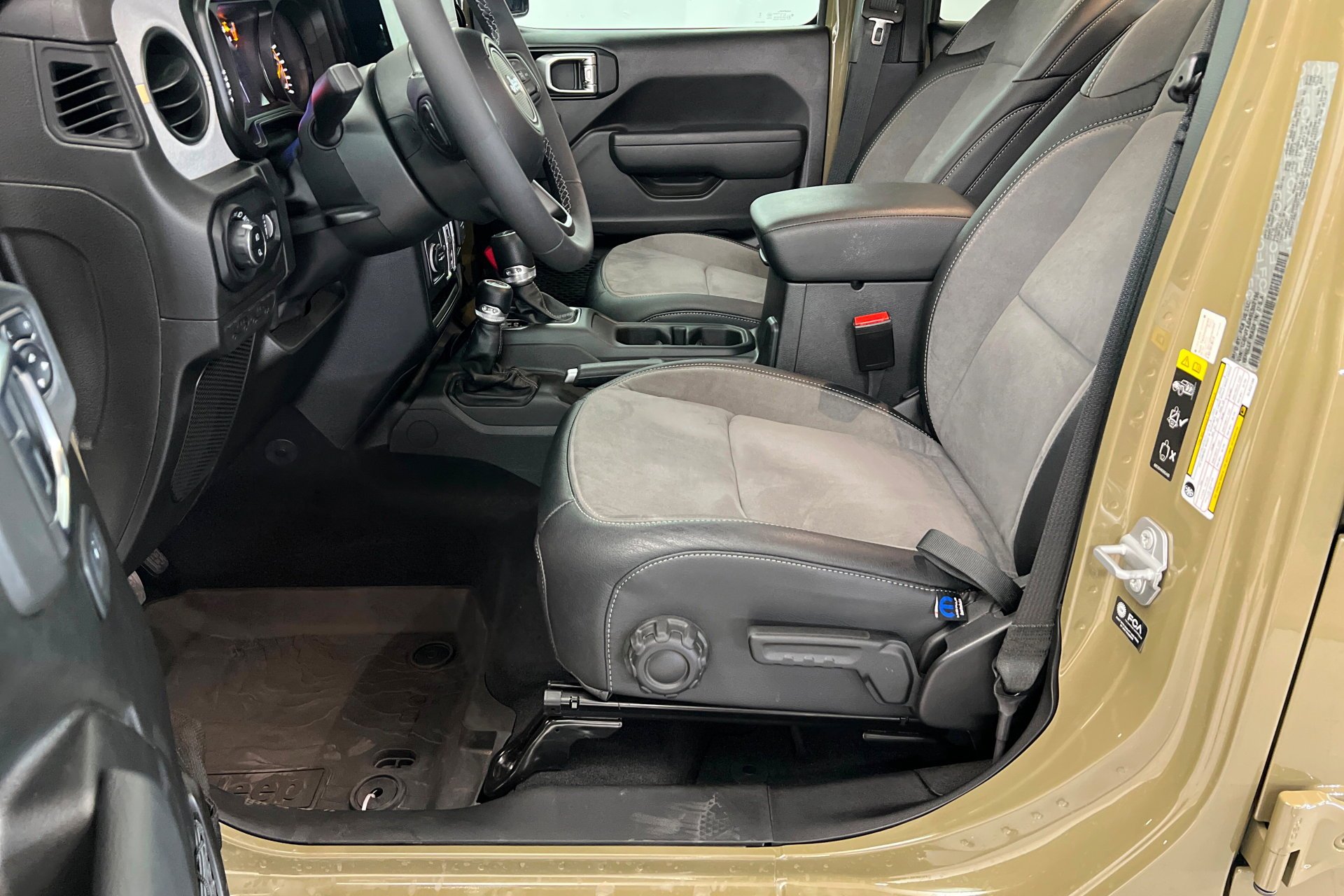 New 2025 41 Exterior Paint Jeep Sport S image 18