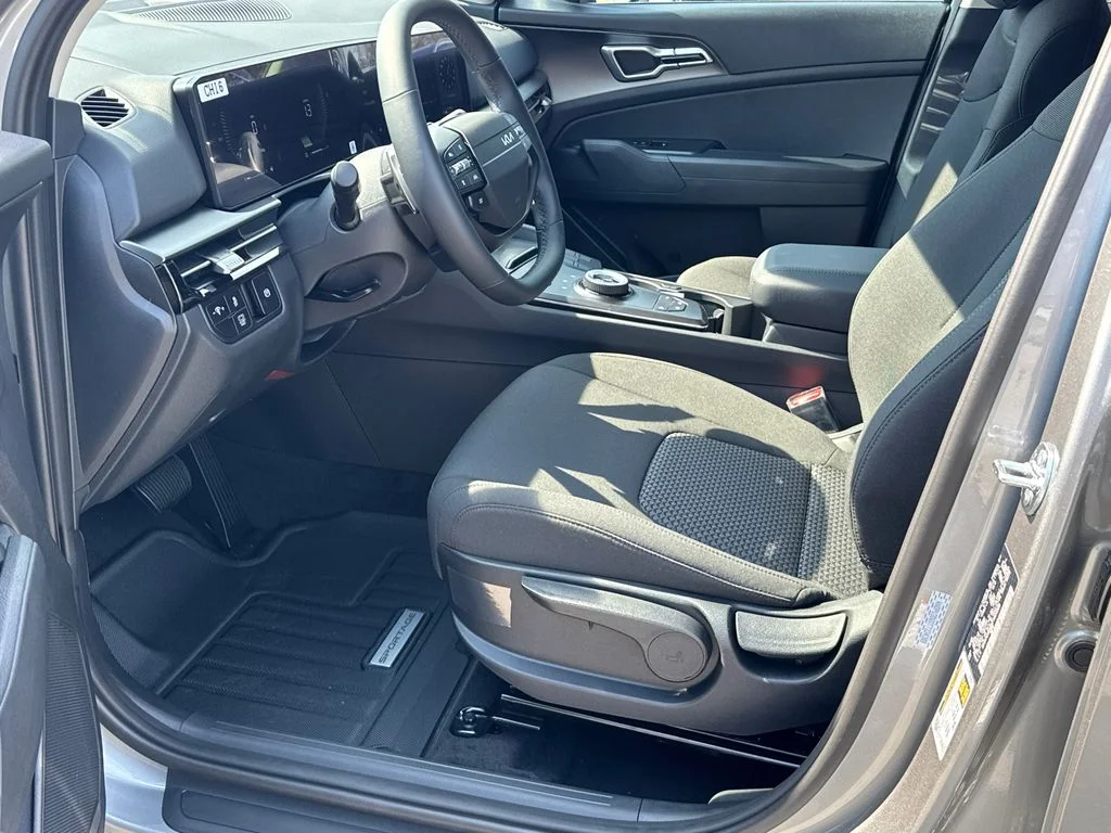 New 2026 Steel Gray Kia LX image 9