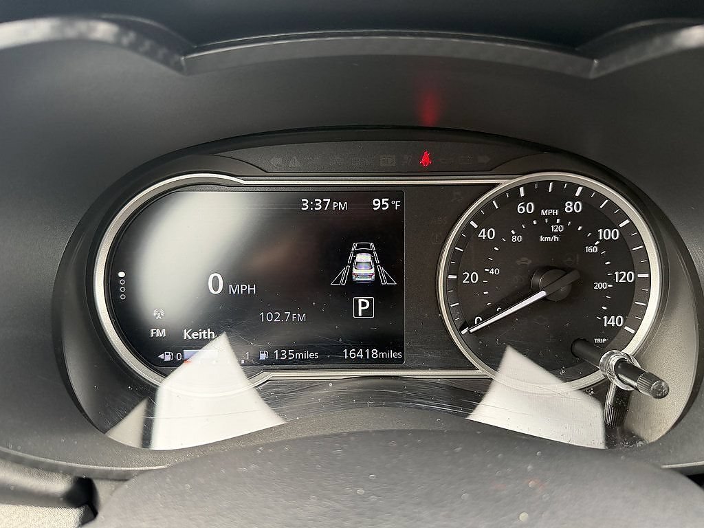 Used 2024 Scarlet Ember Tintcoat Nissan SR image 9