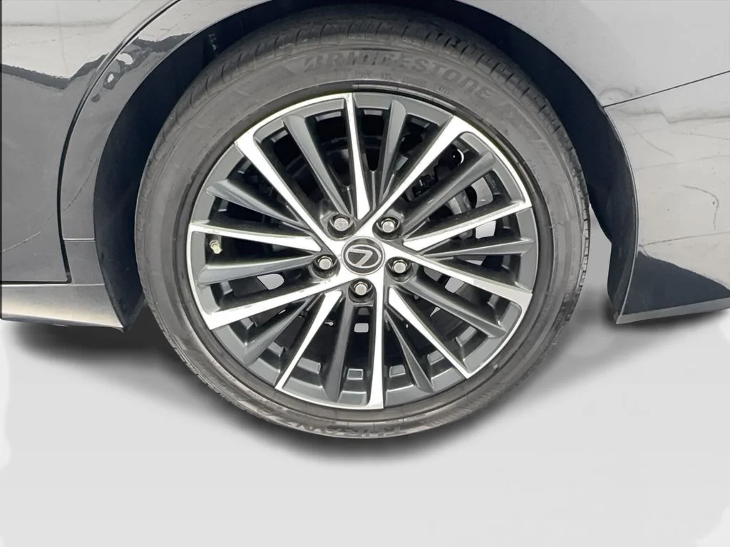 Used 2024 Black Lexus 350 image 12