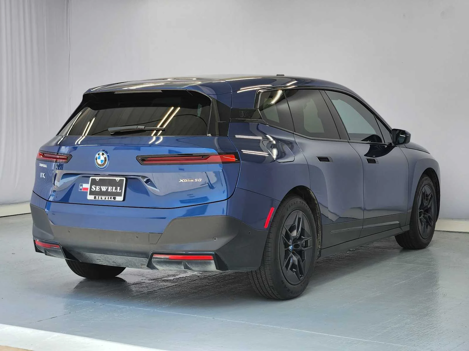 Certified Used 2023 Phytonic Blue Metallic BMW xDrive50 image 4