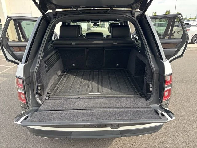 Used 2021 White Land Rover Westminster image 18