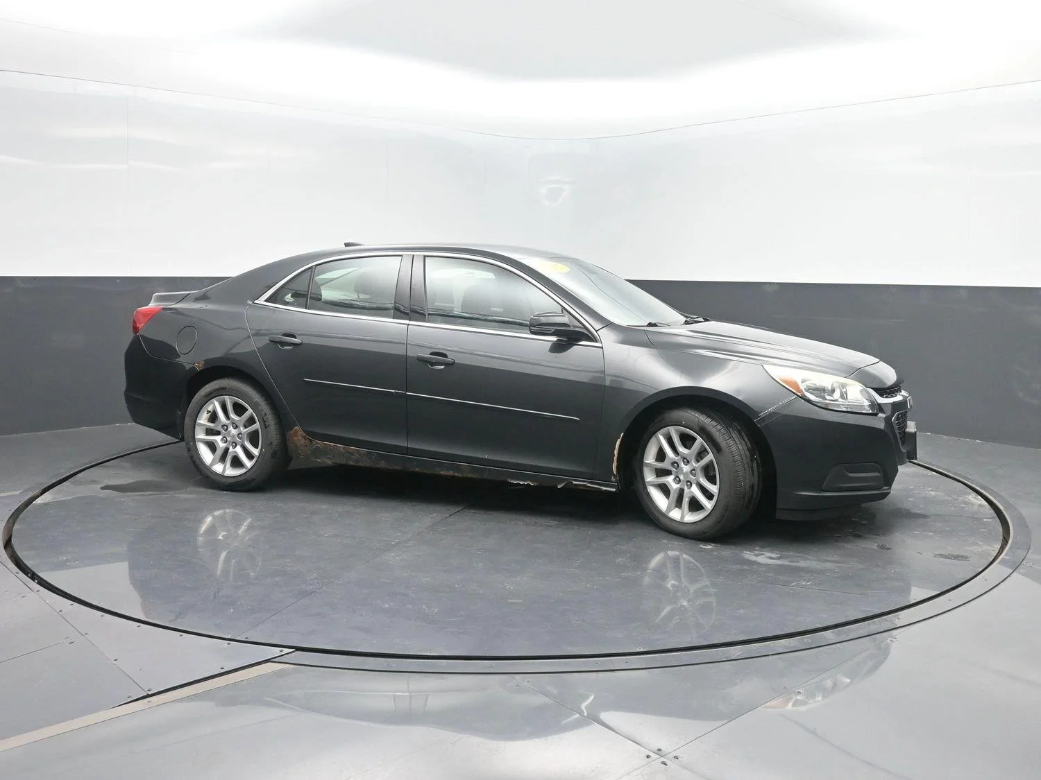 Used 2015 ASHEN GRAY METALLIC Chevrolet LT image 3
