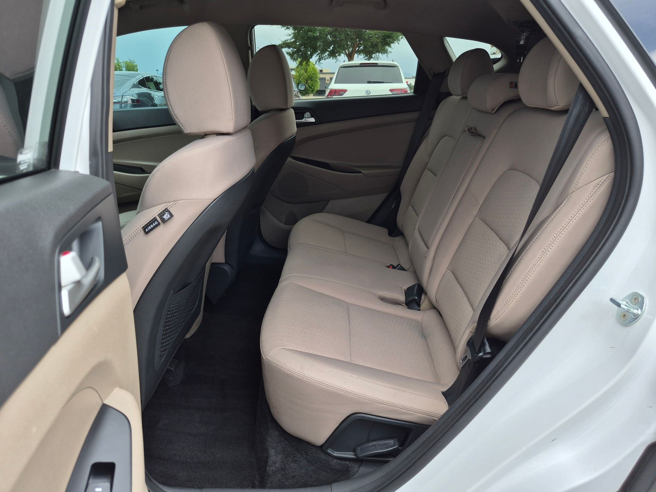 Used 2021 Winter White Hyundai Value image 25