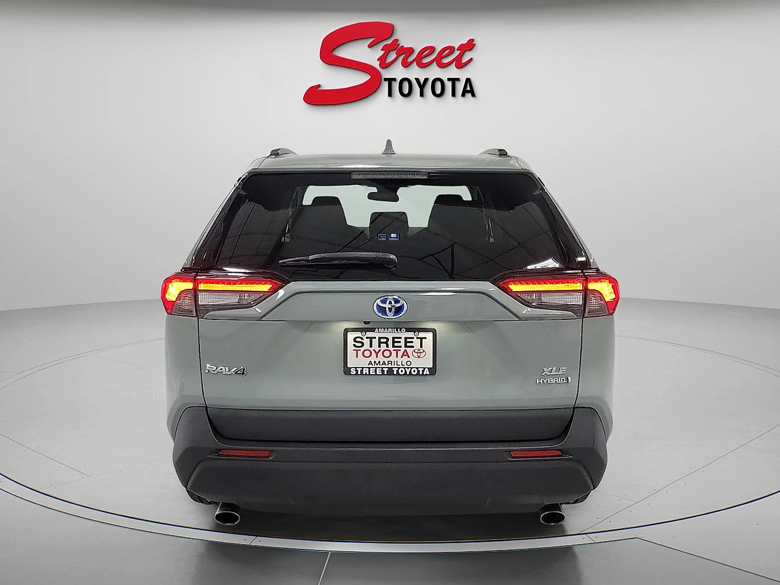Certified Used 2022 LUNAR ROCK Toyota Hybrid XLE image 3