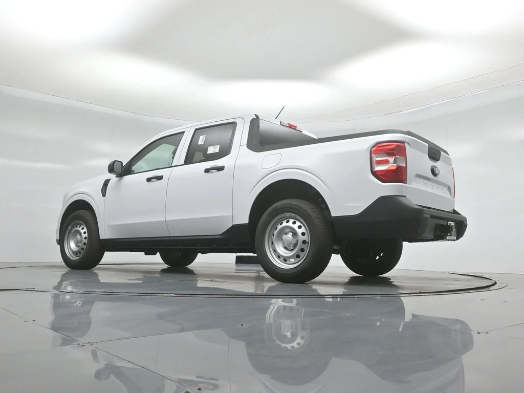 New 2026 Oxford White Ford XLT image 45