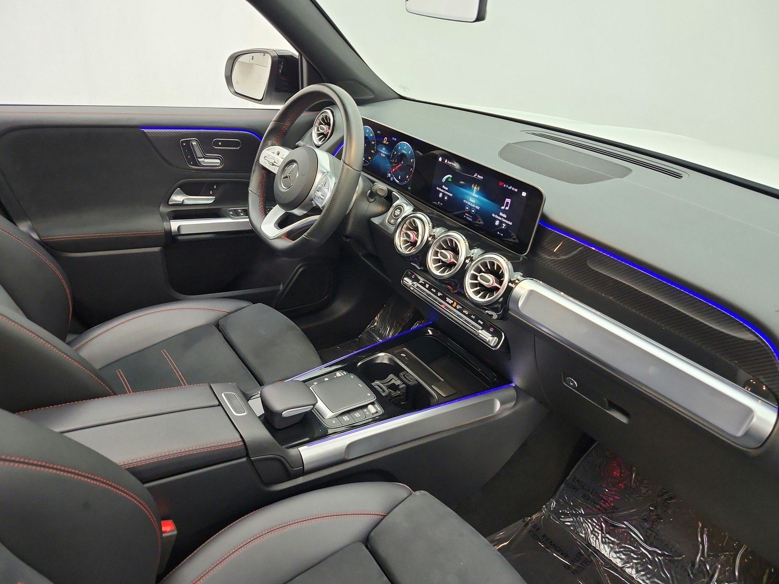 Used 2021 Polar White Mercedes-Benz GLB 250 SUV image 17