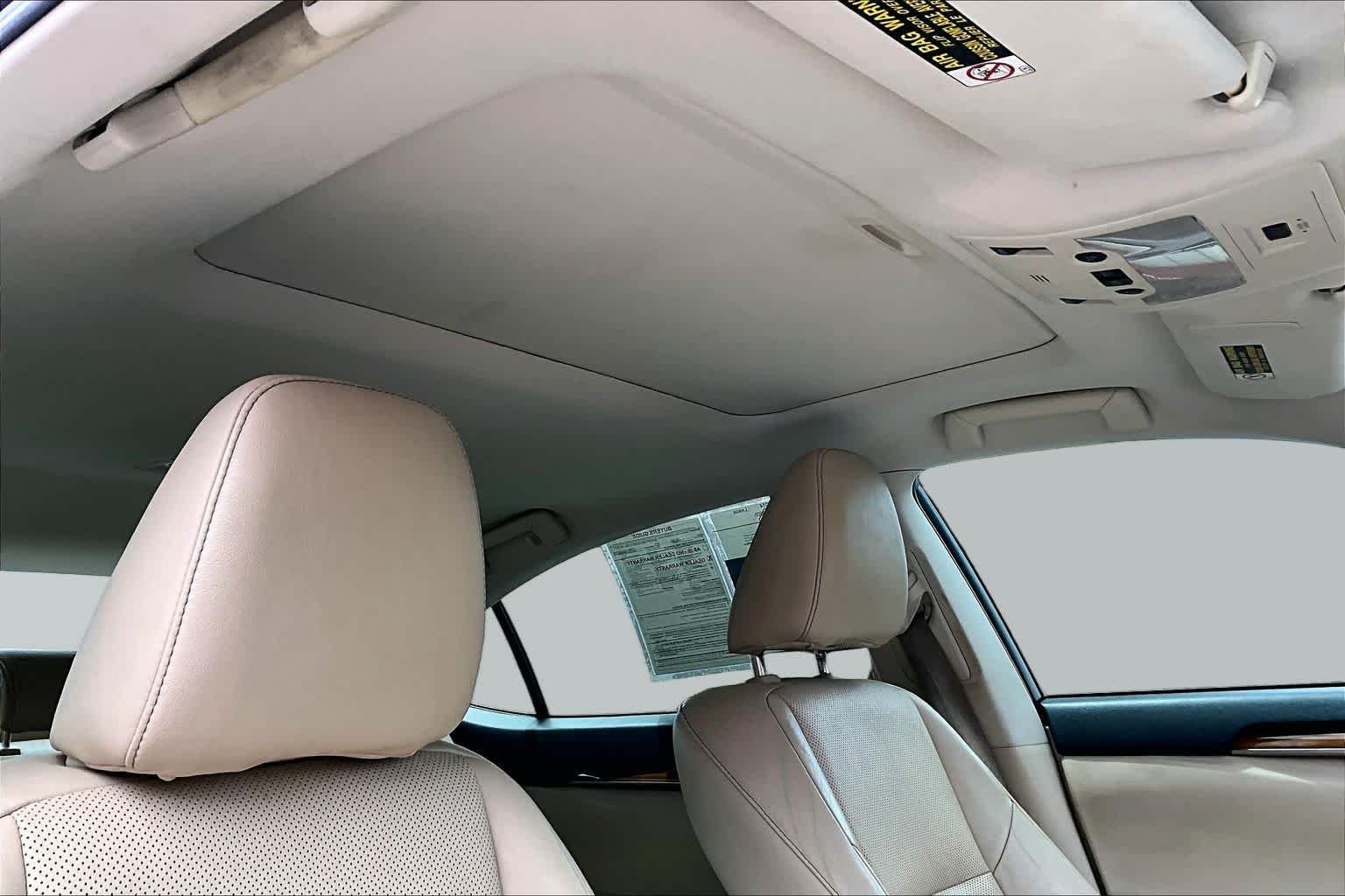 Used 2014 Nebula Gray Pearl Lexus Hybrid image 13