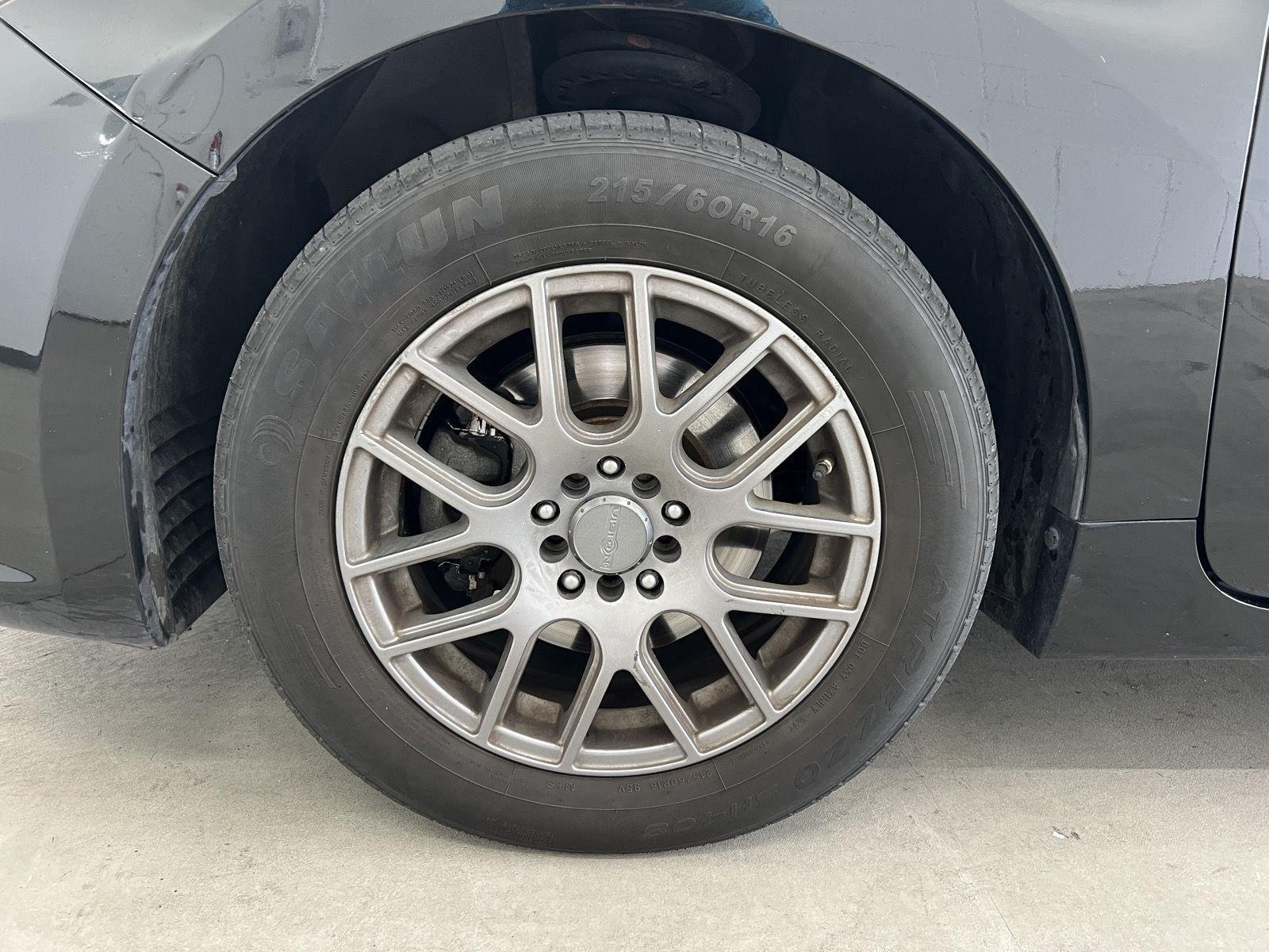 Used 2016 Super Black Nissan 2.5 S image 7