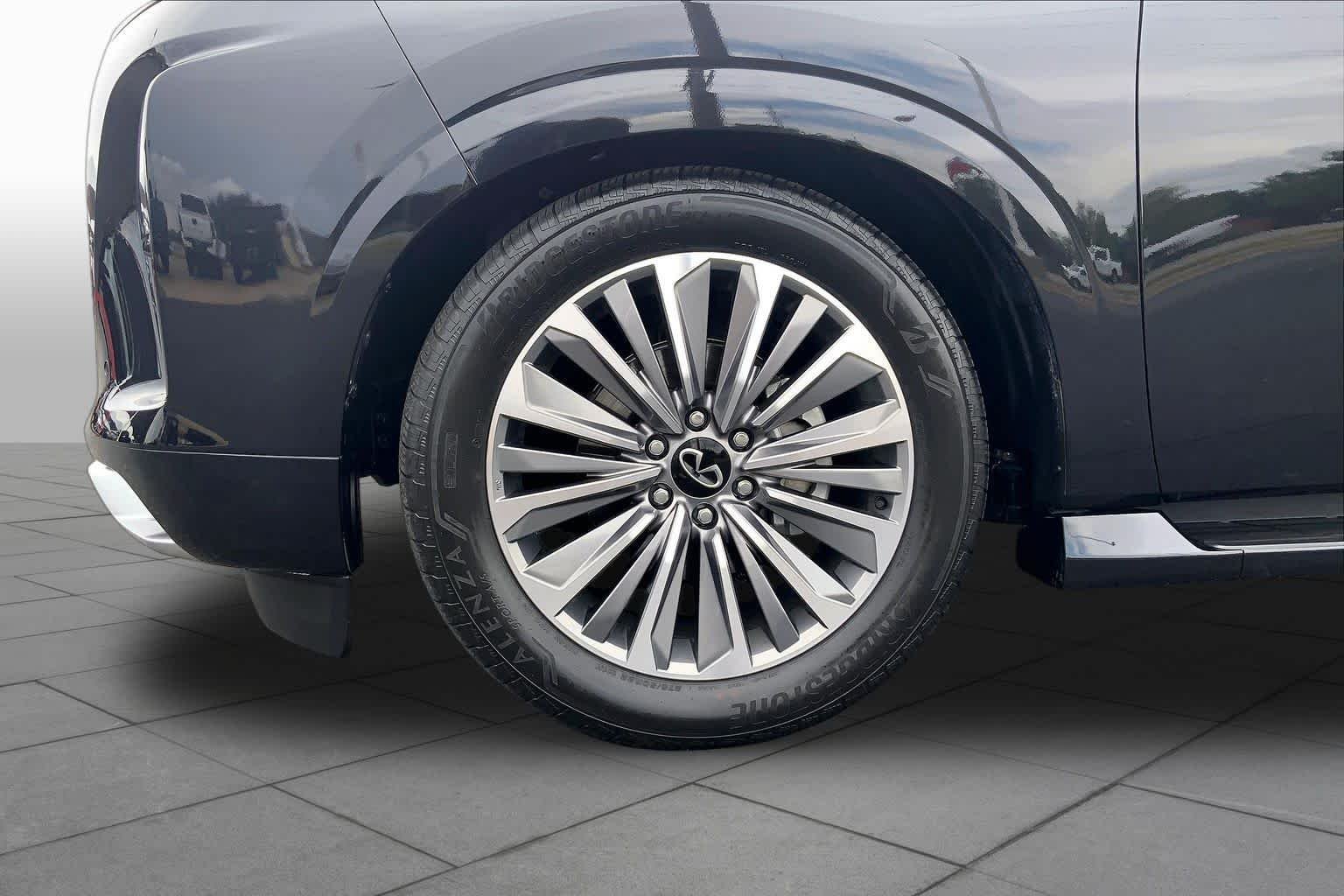 Used 2025 Mineral Black INFINITI SENSORY image 11