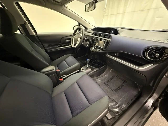 Certified Used 2016  Toyota Two image 10