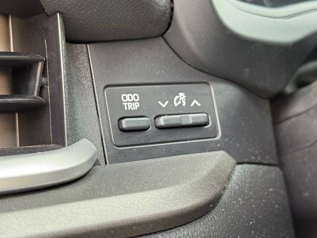 Used 2024  Toyota XLE image 23
