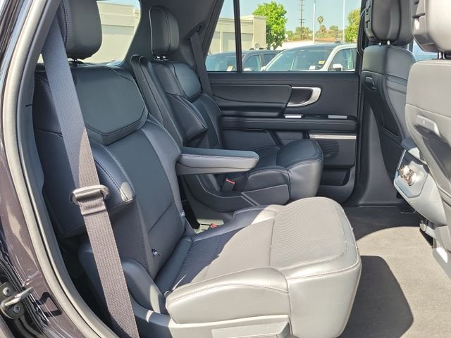 New 2026 Agate Black Metallic Ford Platinum® image 19