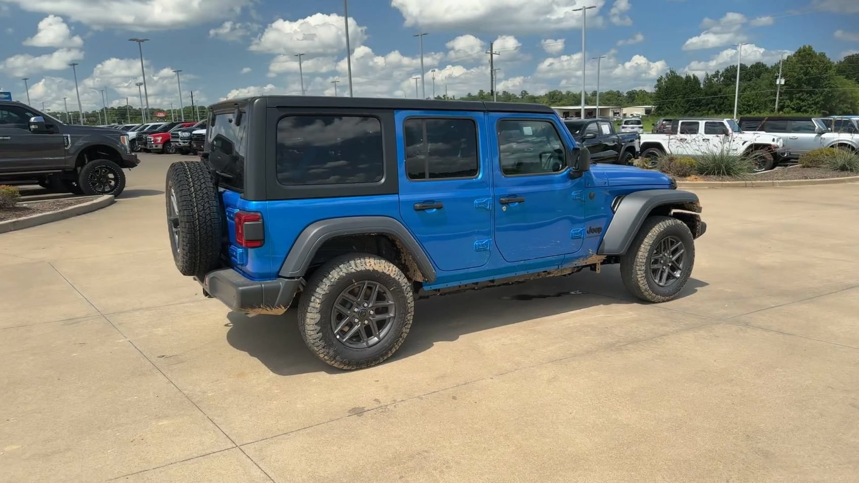 New 2024 Hydro Blue Pearlcoat Jeep Sport S image 8