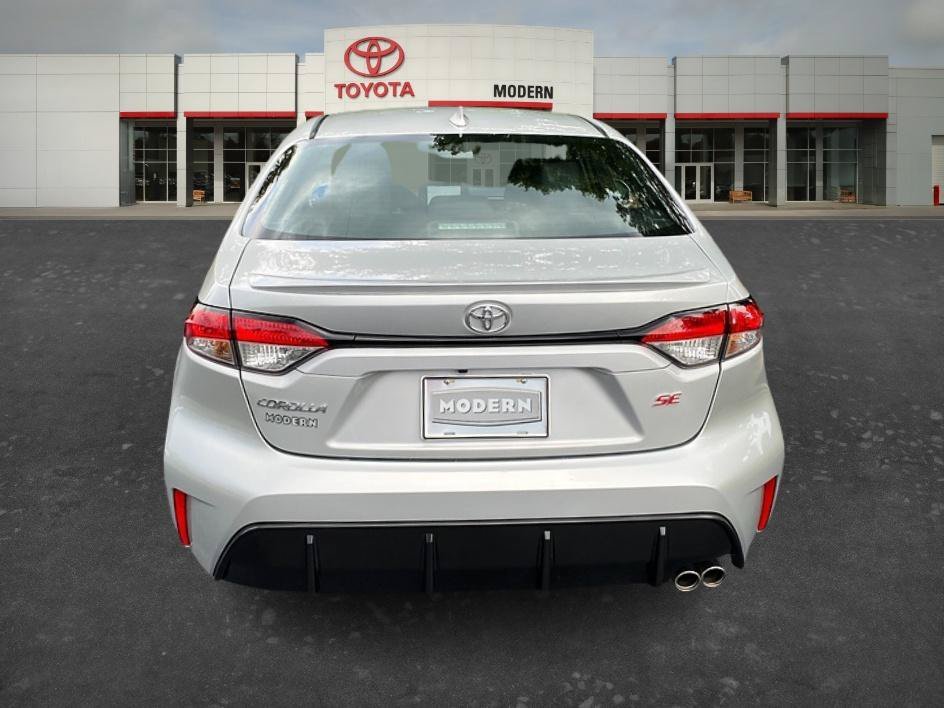 Used 2025 Classic Silver Metallic Toyota SE image 6