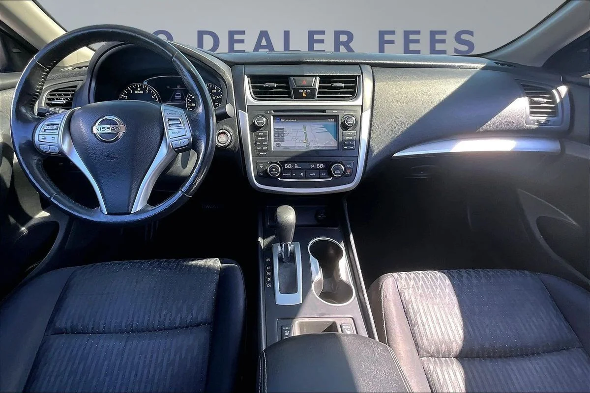 Used 2016 White Nissan 2.5 SV image 7