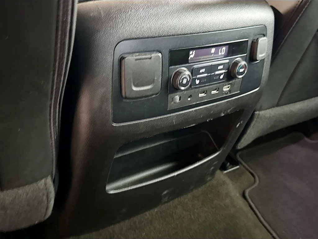 Used 2018 Black GMC Denali image 28