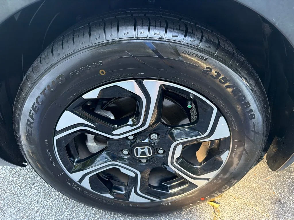 Used 2019  Honda Touring image 11