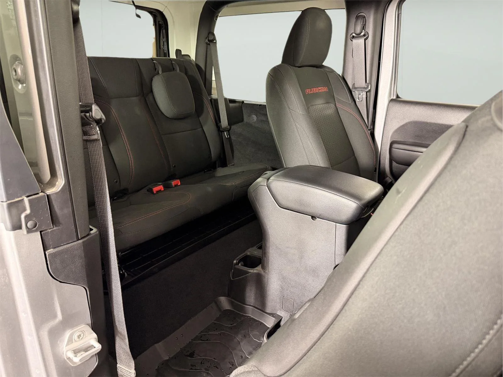 Used 2021 Billet Silver Metallic Clearcoat Jeep Rubicon image 18