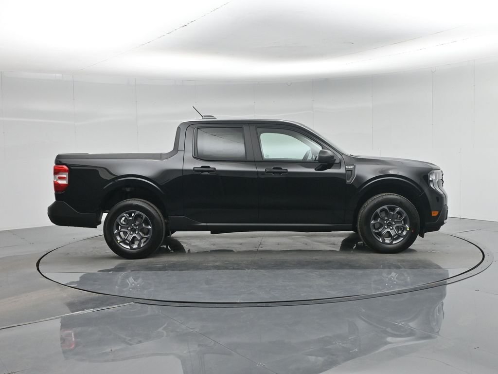 New 2026 Shadow Black Ford XLT image 24