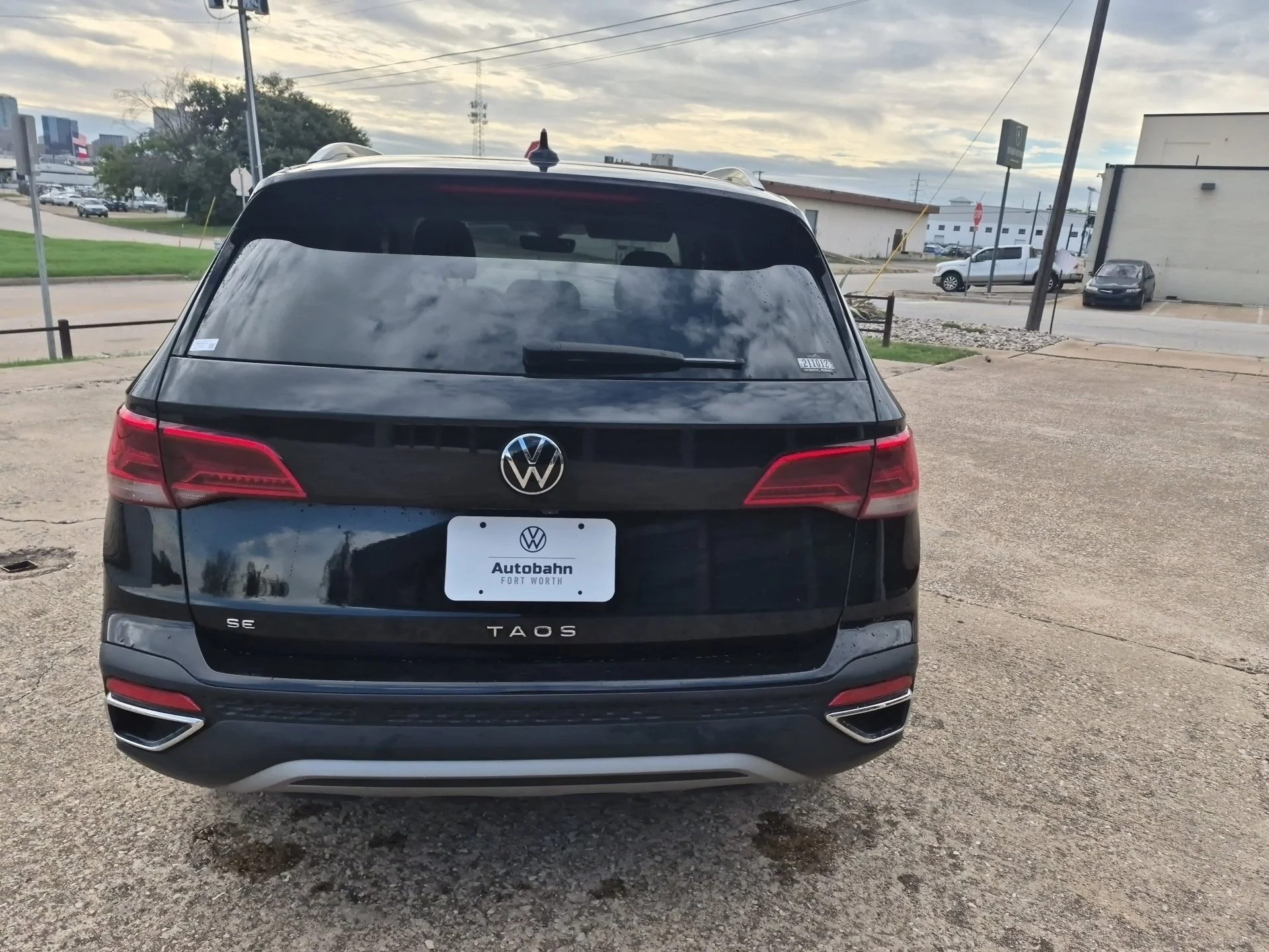 Used 2023 Black Volkswagen 1.5T SE image 6