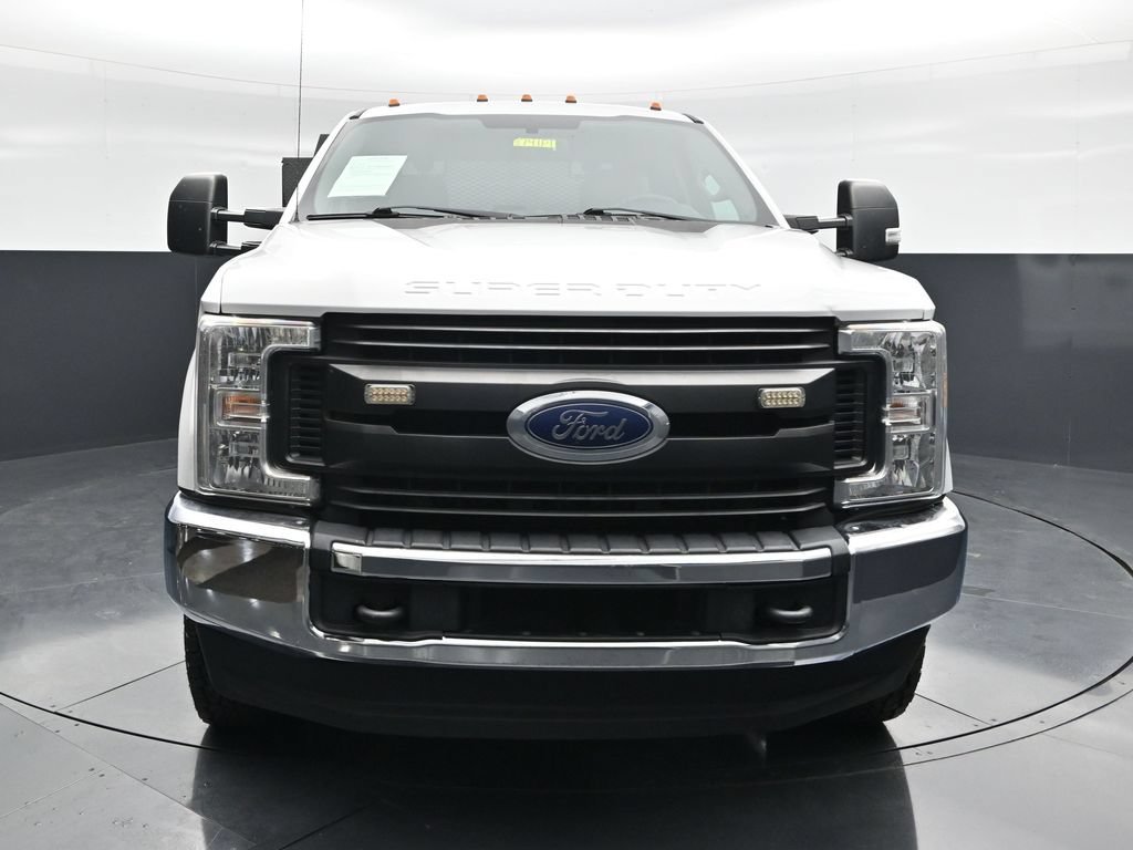 Used 2017 White Ford XL image 8