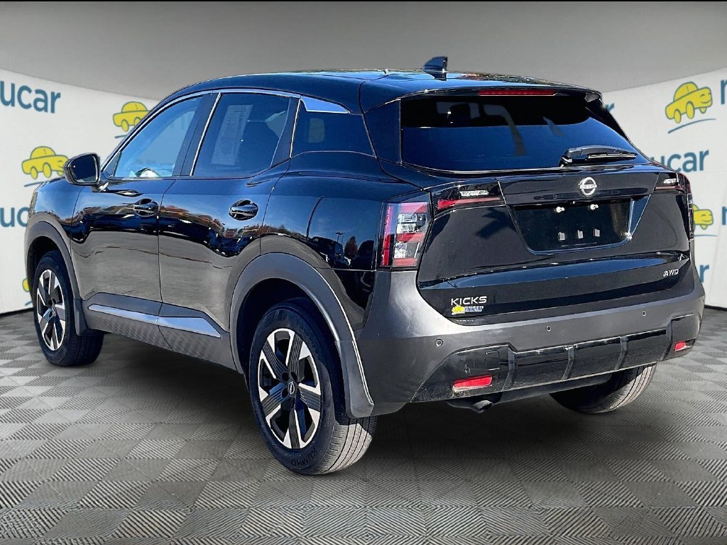 Used 2025 Super Black Nissan SV image 4