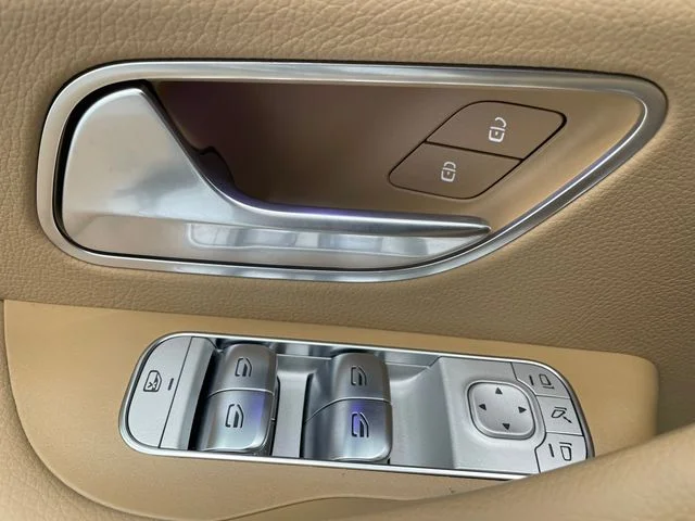 New 2026 MANUFAKTUR Moonlight White Metallic Mercedes-Benz GLE 350 image 39