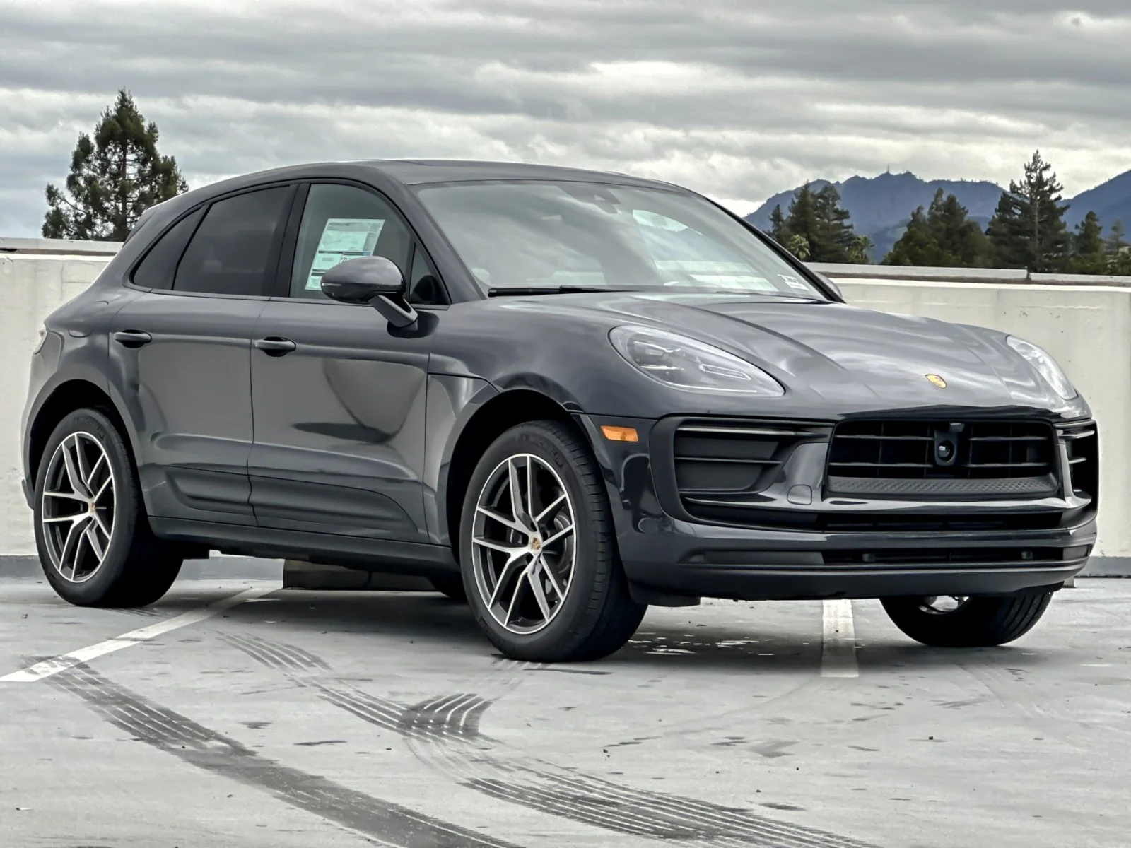 2026 Porsche Macan - Photo 10