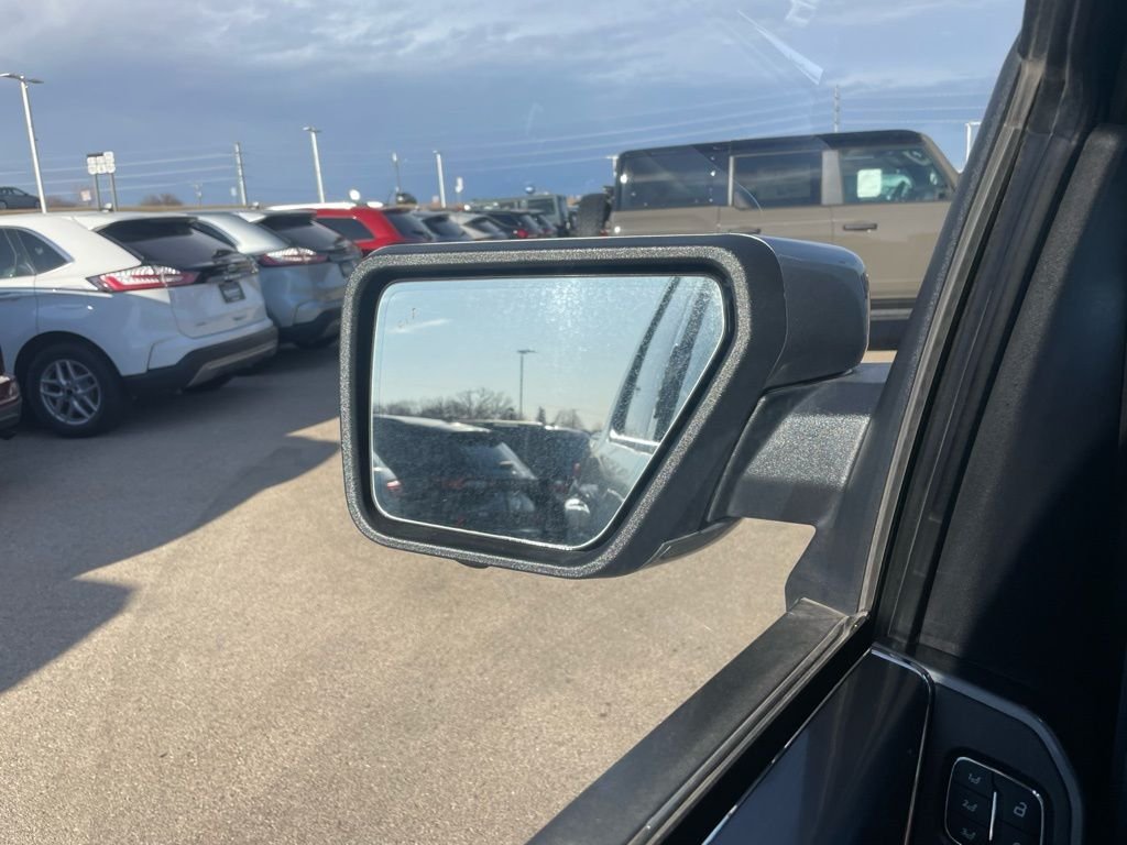Used 2022 Silver Ford Lariat image 40