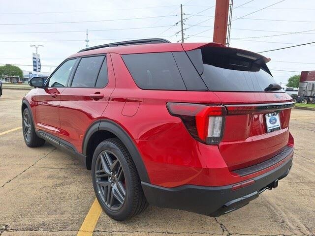 New 2026 Rapid Red Metallic Tinted Clearcoat Ford ST-Line image 3