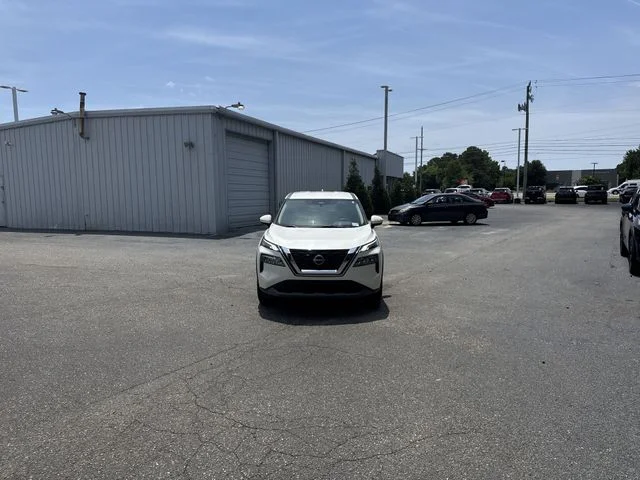 Used 2023 White Nissan SV image 2