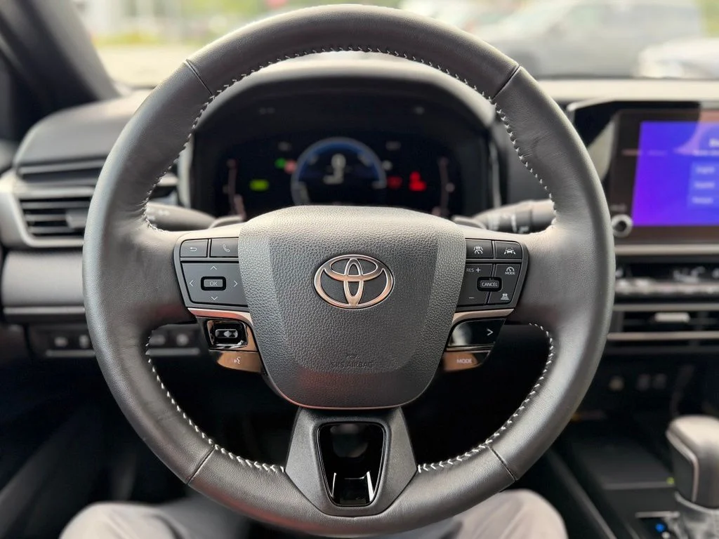 Used 2026  Toyota SE image 11