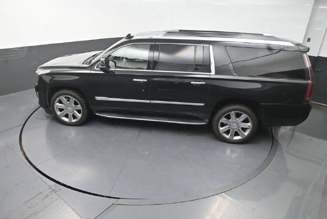 Used 2020 Black Cadillac Premium image 27