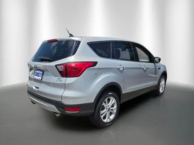 Certified Used 2019 Ingot Silver Ford SE image 5