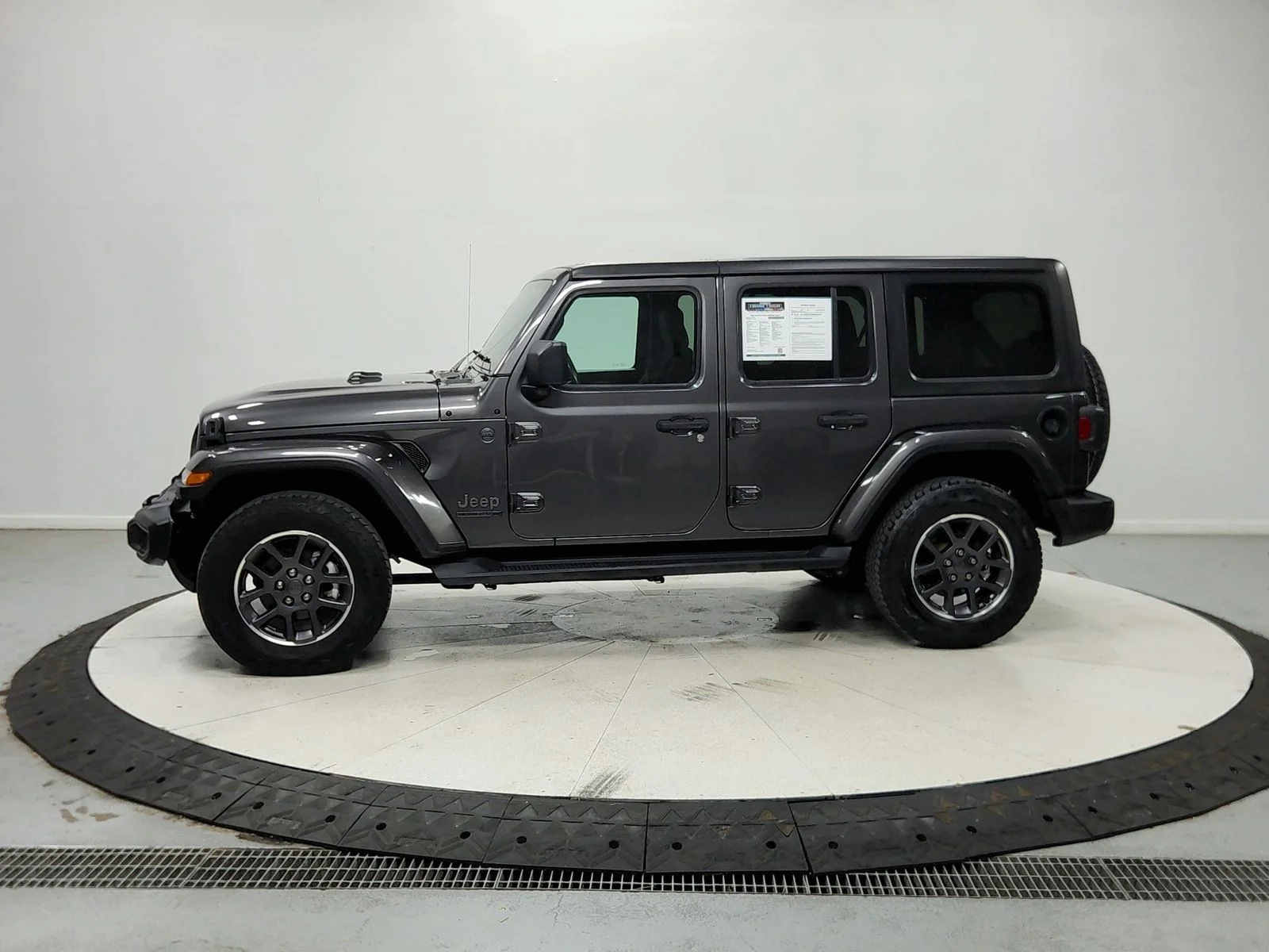Used 2021 Gray Jeep Unlimited Sport image 5