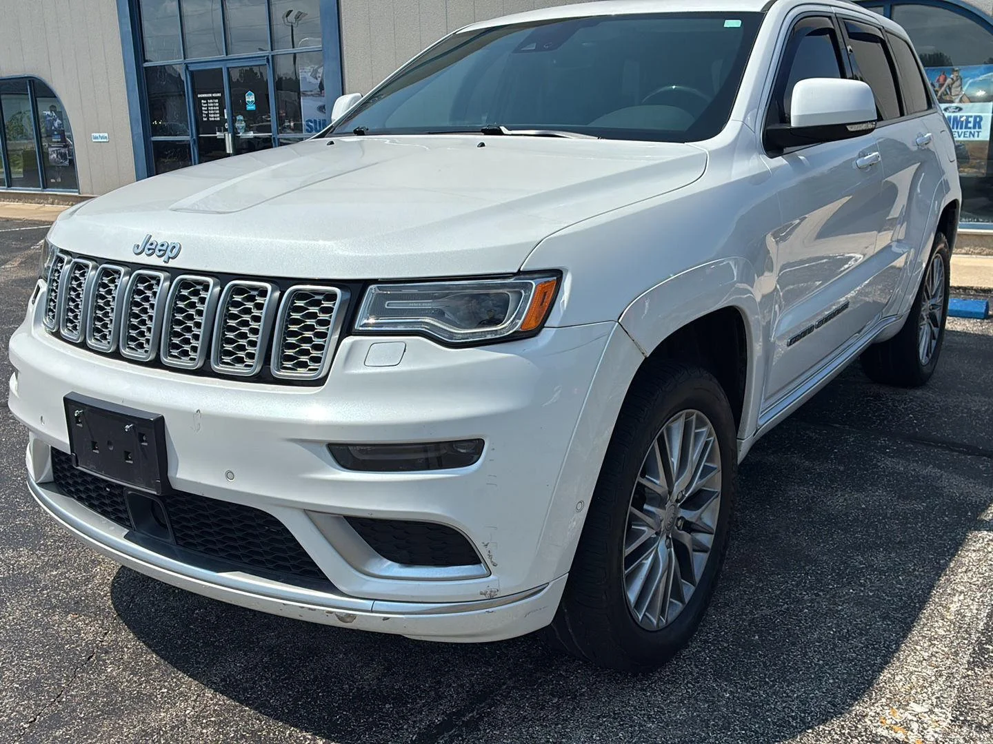 Used 2017 Bright White Clearcoat Jeep Summit image 9