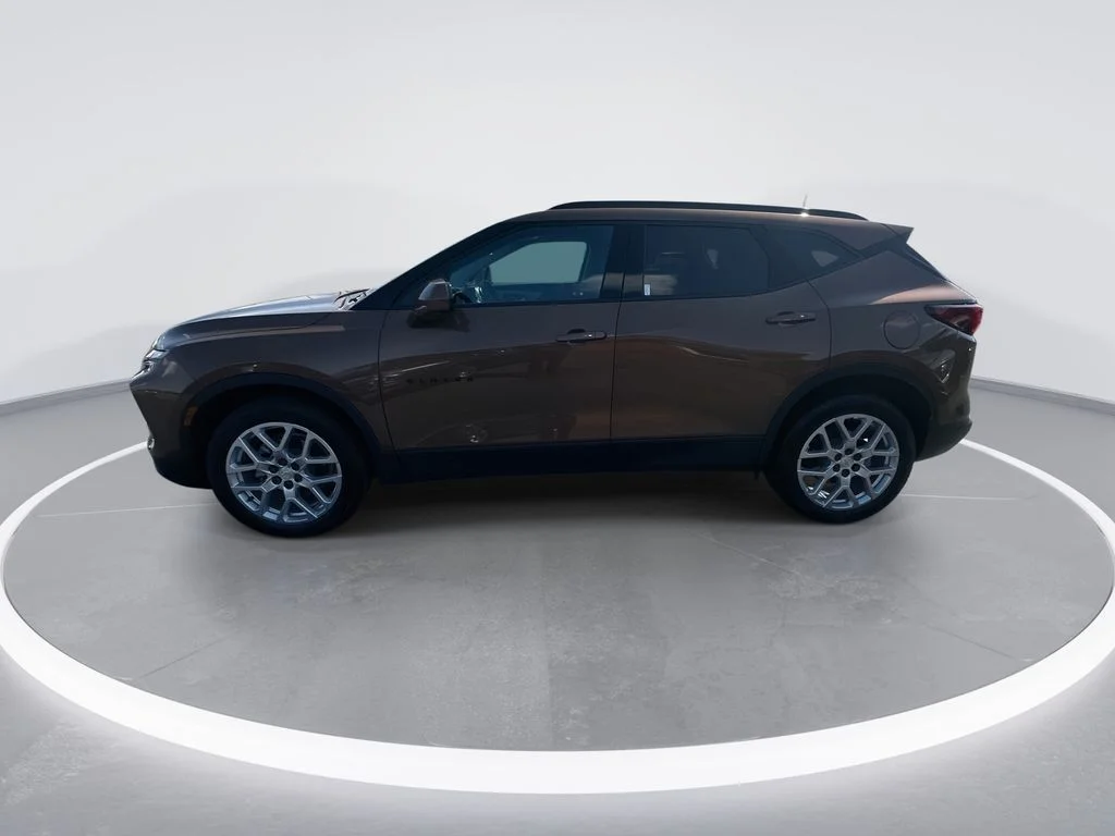 Used 2023 Brown Chevrolet LT image 5