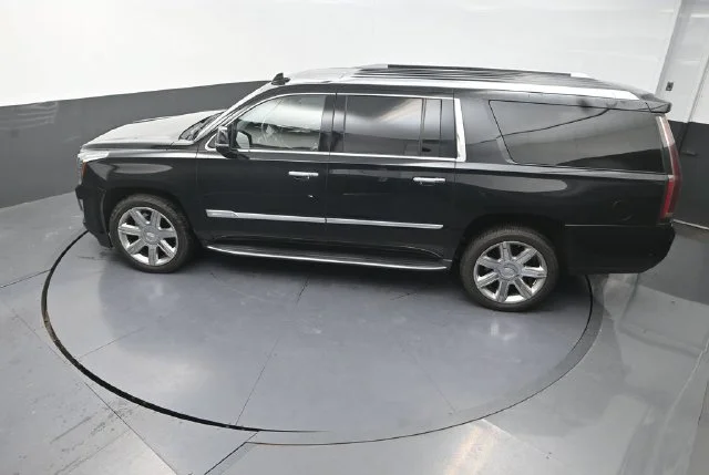 Used 2020 Black Cadillac Premium image 27