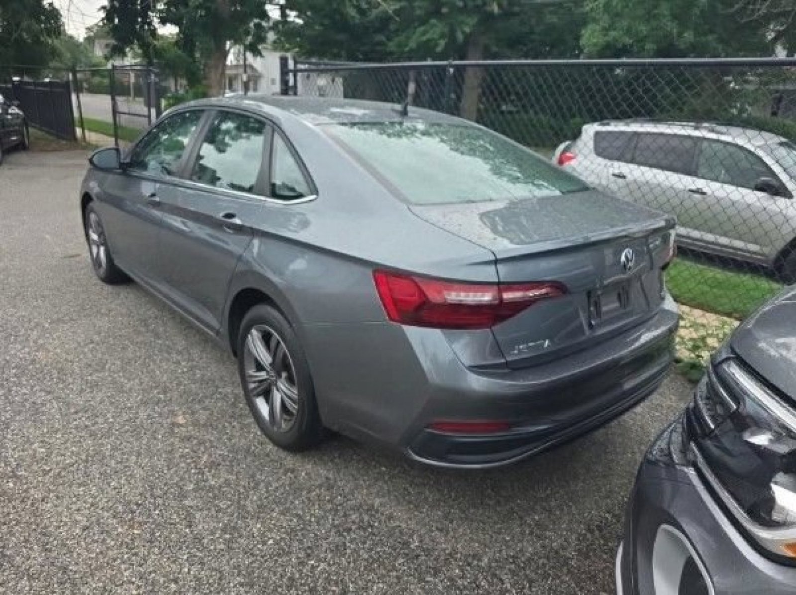 Used 2022 Platinum Gray Metallic Volkswagen SE image 8