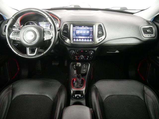 Used 2019 Billet Silver Metallic Clearcoat Jeep Trailhawk image 17