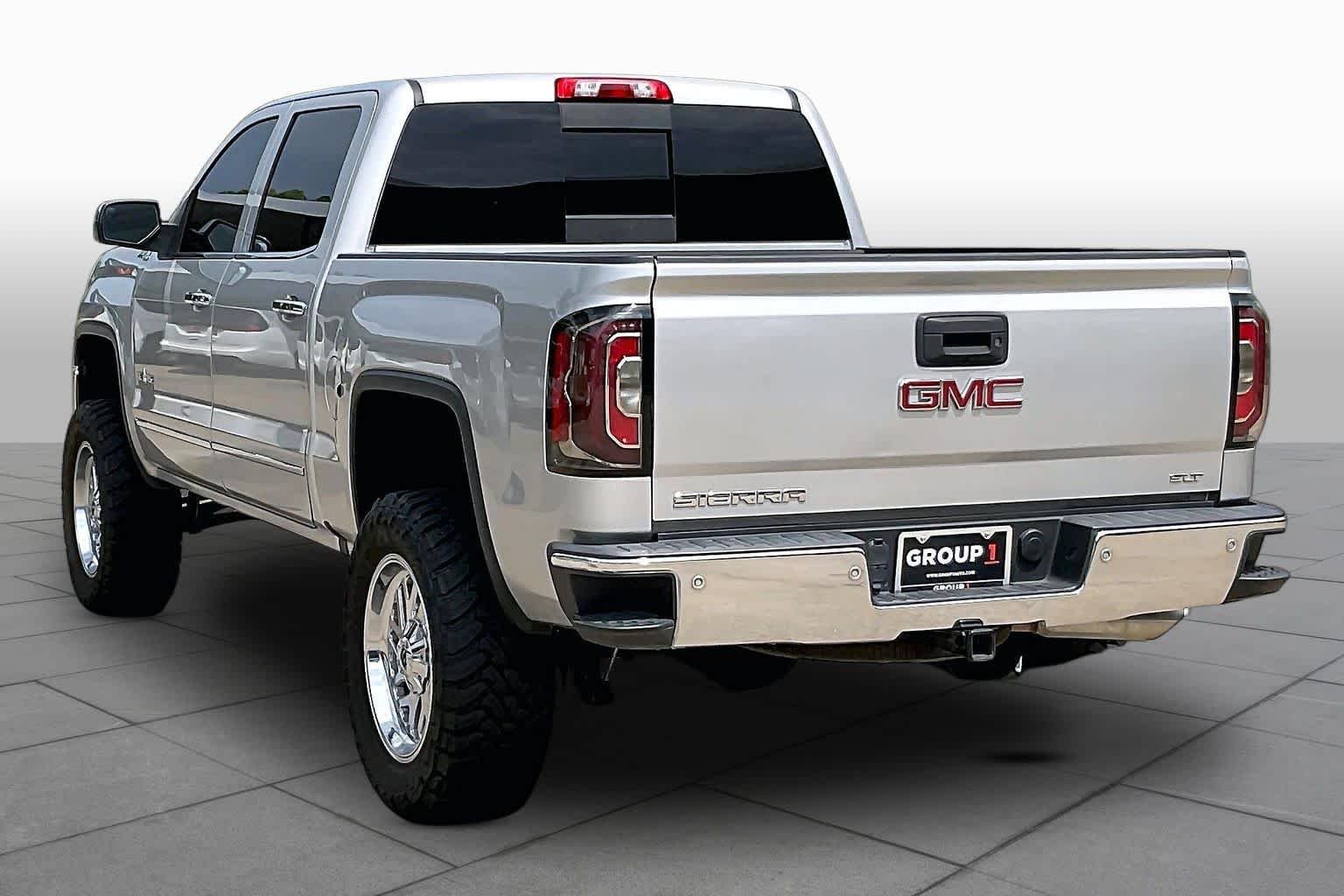Used 2018 Quicksilver Metallic GMC SLT image 12