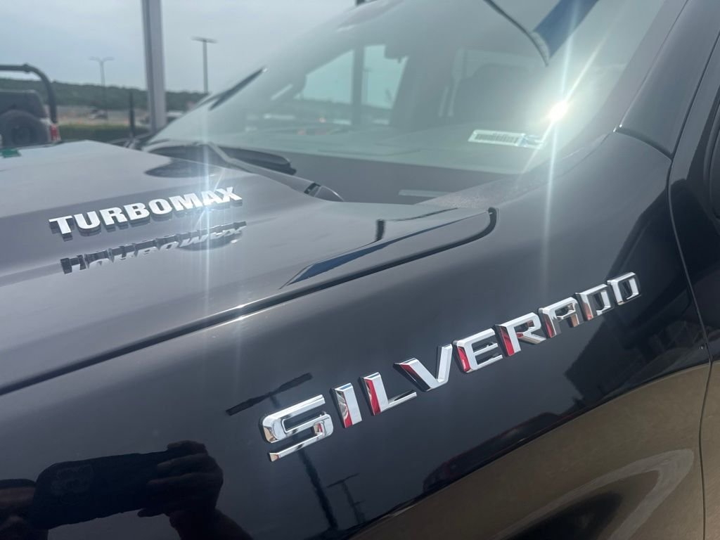 Used 2025 Black Chevrolet Custom image 8