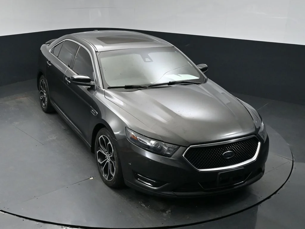 Used 2018 Gray Ford SHO image 13