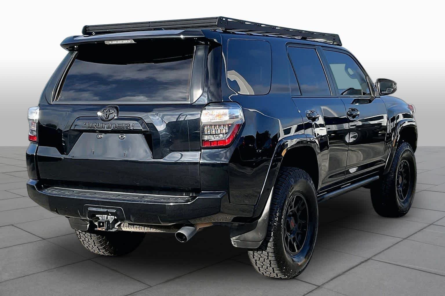 Used 2022 Midnight Black Metallic Toyota SR5 Premium image 12